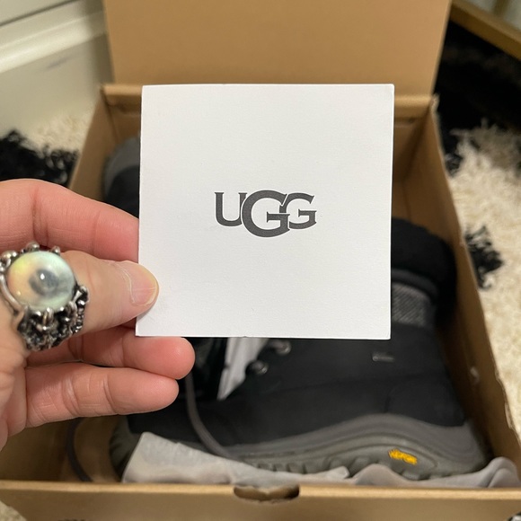 NIB Women’s Size 5 (European Size 36) UGG Adirondack II Plaid Waterproof Boots - Picture 13 of 16